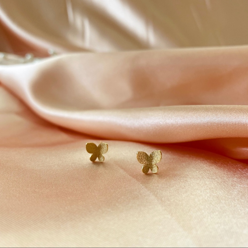 💙14K Gold Butterfly Stud Mini Earrings - Picture 2 of 8